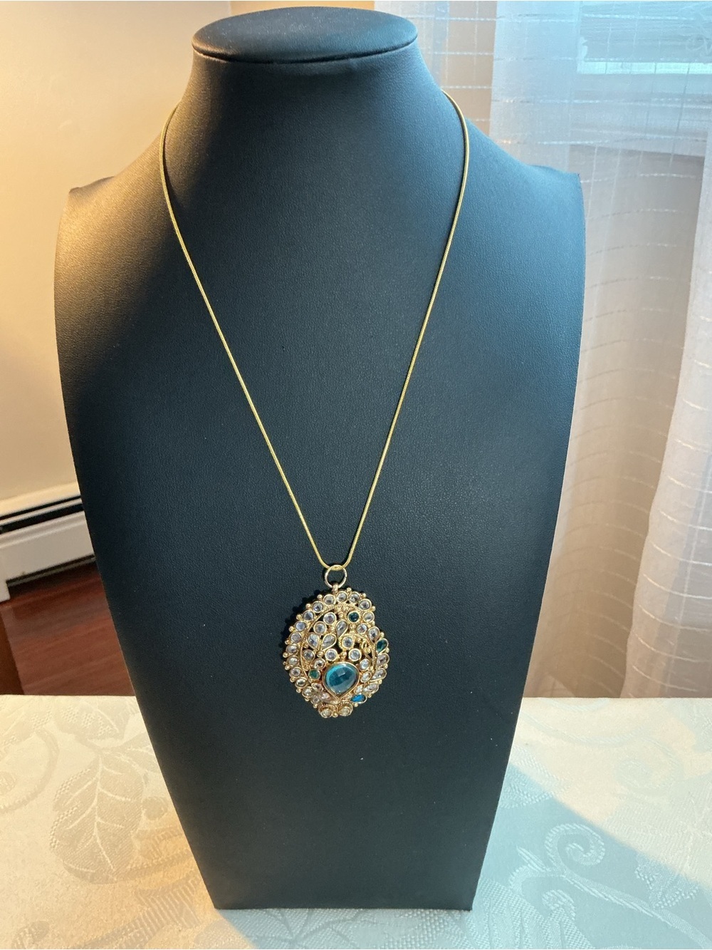 Kundan Style Vintage Teal, Emerald and Turquoise Glass Gold Tone Pendant Necklac